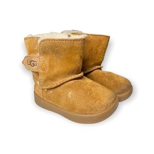 infant uggs size 2